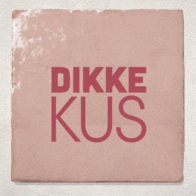 Tegeltje Roze Dikke kus